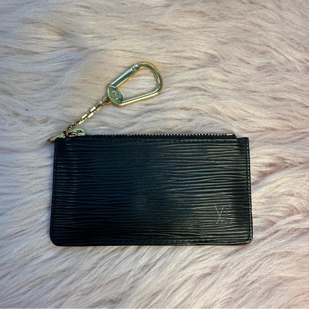 🟥 SOLD! Louis Vuitton Key Pouch Cles Black Epi Card Holder Wallet